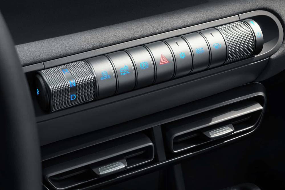 https://cdn.autogreeknews.gr/wp-content/uploads/2025/05/byd-dolphin-surf-12.jpg