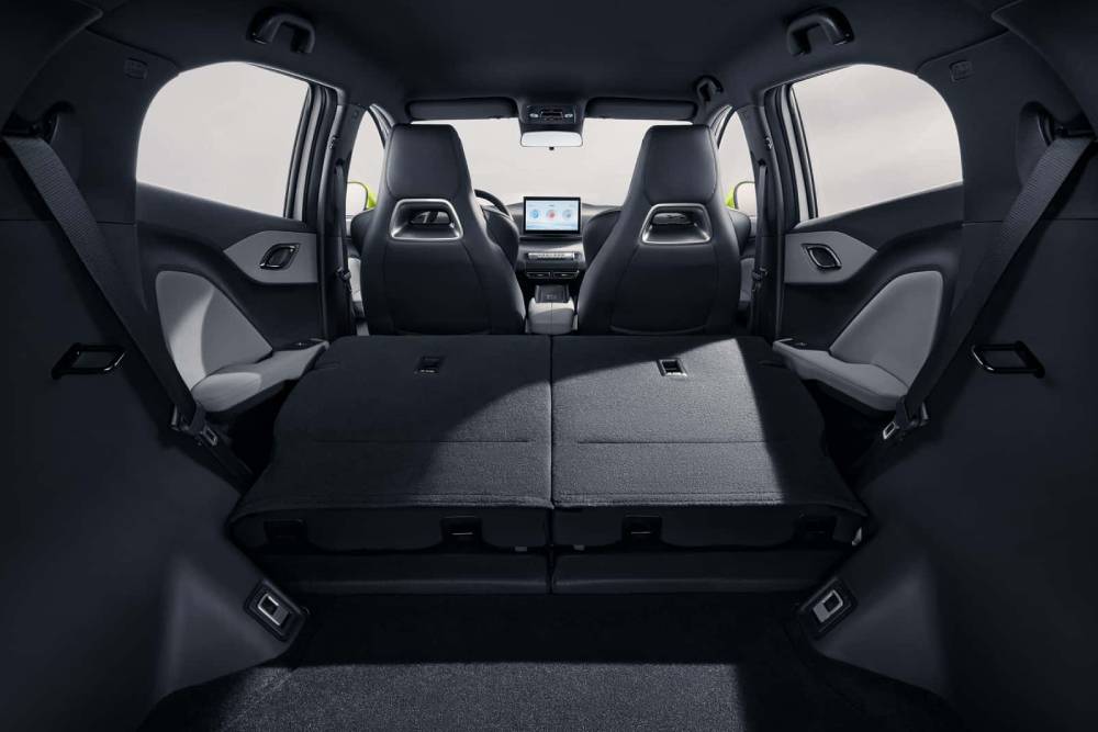 https://cdn.autogreeknews.gr/wp-content/uploads/2025/05/byd-dolphin-surf-13.jpg