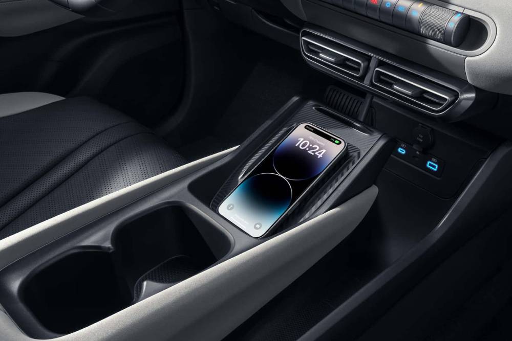 https://cdn.autogreeknews.gr/wp-content/uploads/2025/05/byd-dolphin-surf-7.jpg