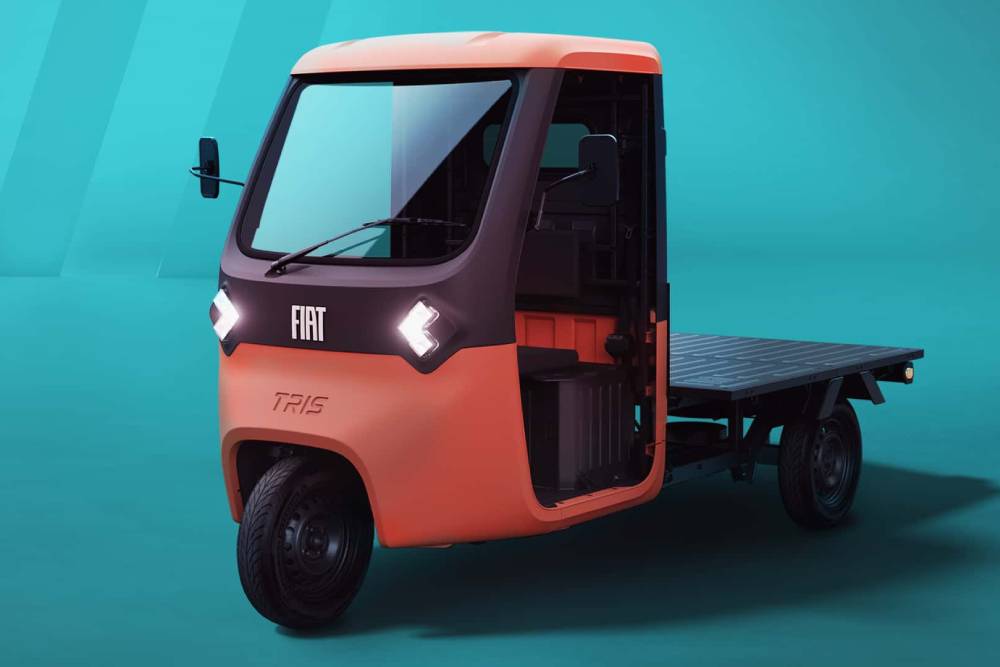 https://cdn.autogreeknews.gr/wp-content/uploads/2025/05/fiat-professional-tris-flatbed.jpg