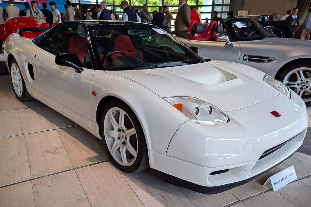 https://cdn.autogreeknews.gr/wp-content/uploads/2025/05/honda-nsx-r-2003-broad-arrow-auctions-villa-erba-3.jpg