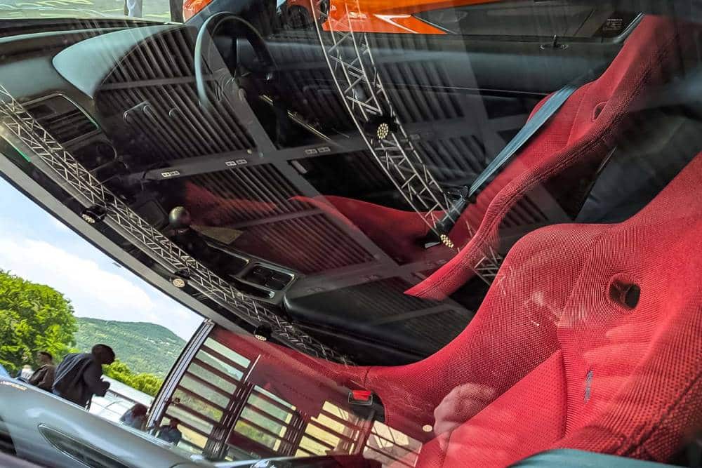 https://cdn.autogreeknews.gr/wp-content/uploads/2025/05/honda-nsx-r-2003-broad-arrow-auctions-villa-erba-5.jpg