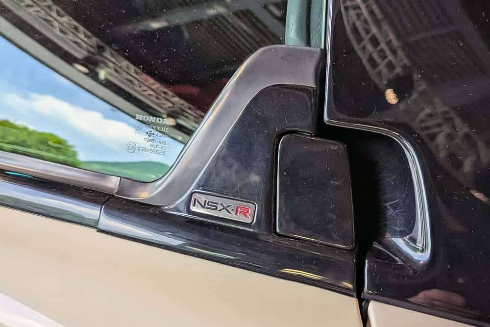 https://cdn.autogreeknews.gr/wp-content/uploads/2025/05/honda-nsx-r-2003-broad-arrow-auctions-villa-erba-7.jpg