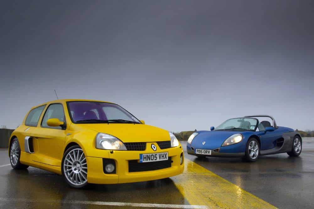https://cdn.autogreeknews.gr/wp-content/uploads/2025/05/renault_clio_v6_sport_renault.jpg