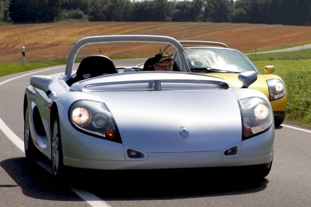 https://cdn.autogreeknews.gr/wp-content/uploads/2025/05/renault_sport_spider_7.jpg