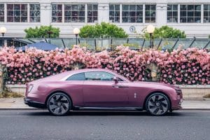 rolls-royce-spectre-wears-pink-with-confidence-it- (4)
