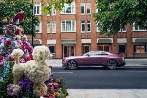 rolls-royce-spectre-wears-pink-with-confidence-it- (5)