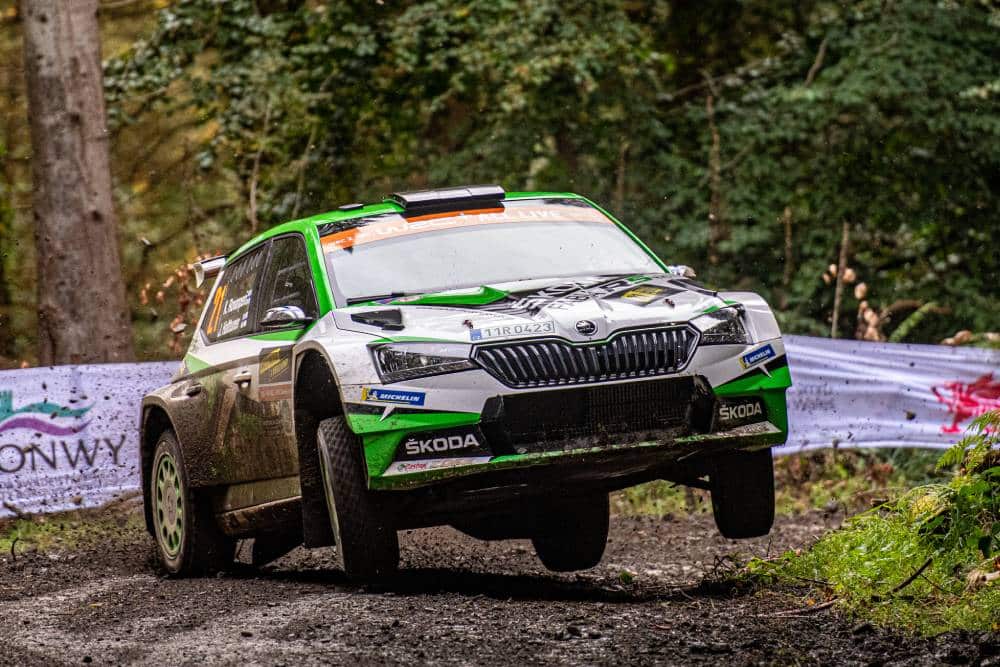 https://cdn.autogreeknews.gr/wp-content/uploads/2025/05/skoda_fabia_r5_evo_2.jpg