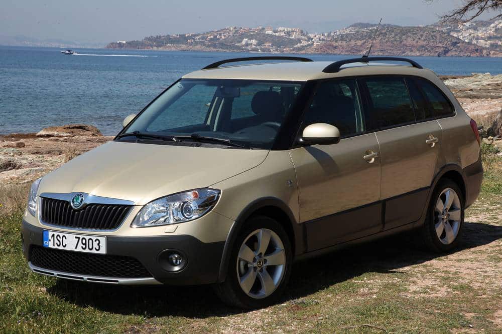 https://cdn.autogreeknews.gr/wp-content/uploads/2025/05/skoda_fabia_scout_combi_21.jpg