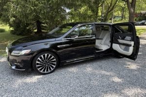 2019-lincoln-sedan-with-rare-feature-is-one-of-the