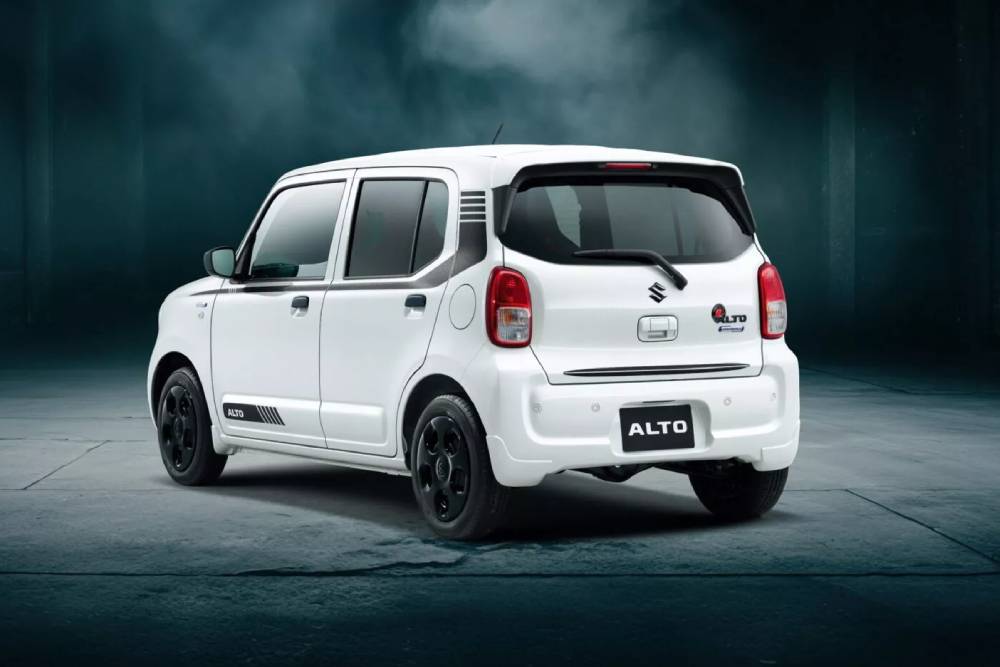 https://cdn.autogreeknews.gr/wp-content/uploads/2025/06/2025-Suzuki-Alto-Japan-8-2048x1035-1.jpg