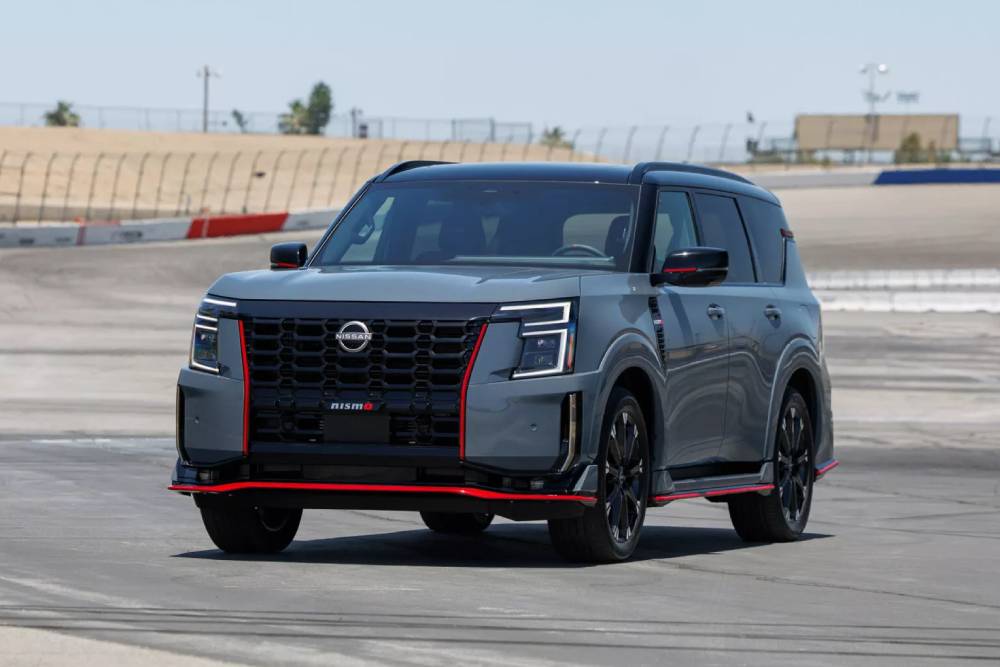 https://cdn.autogreeknews.gr/wp-content/uploads/2025/06/2026-Nissan-Armada-Nismo-624-16-2048x1366-1.jpg