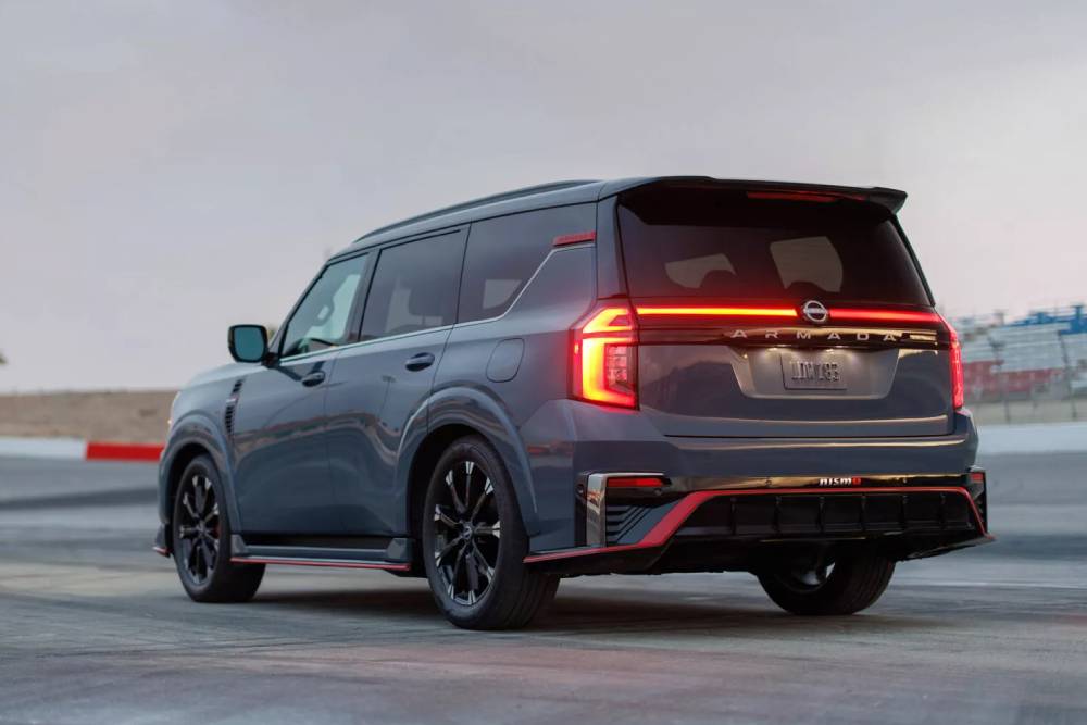 https://cdn.autogreeknews.gr/wp-content/uploads/2025/06/2026-Nissan-Armada-Nismo-624-21-2048x1366-1.jpg