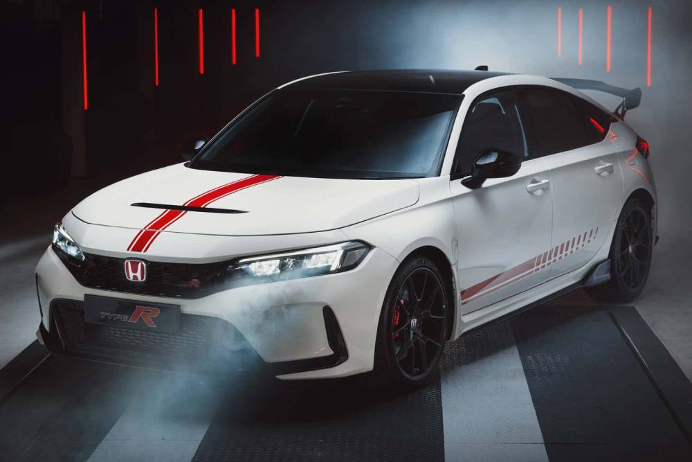 https://cdn.autogreeknews.gr/wp-content/uploads/2025/06/2026-honda-civic-type-r-ultimate-edition-1.jpg
