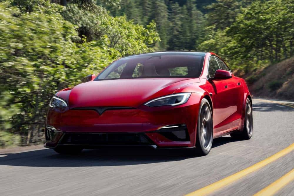 https://cdn.autogreeknews.gr/wp-content/uploads/2025/06/2026-tesla-model-s.jpg