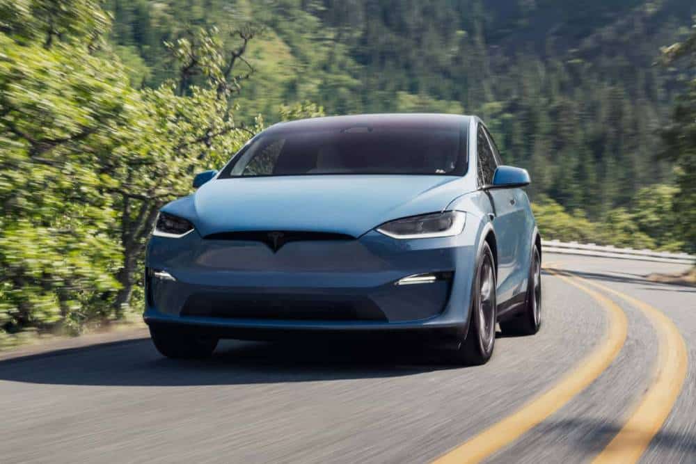 https://cdn.autogreeknews.gr/wp-content/uploads/2025/06/2026-tesla-model-x.jpg