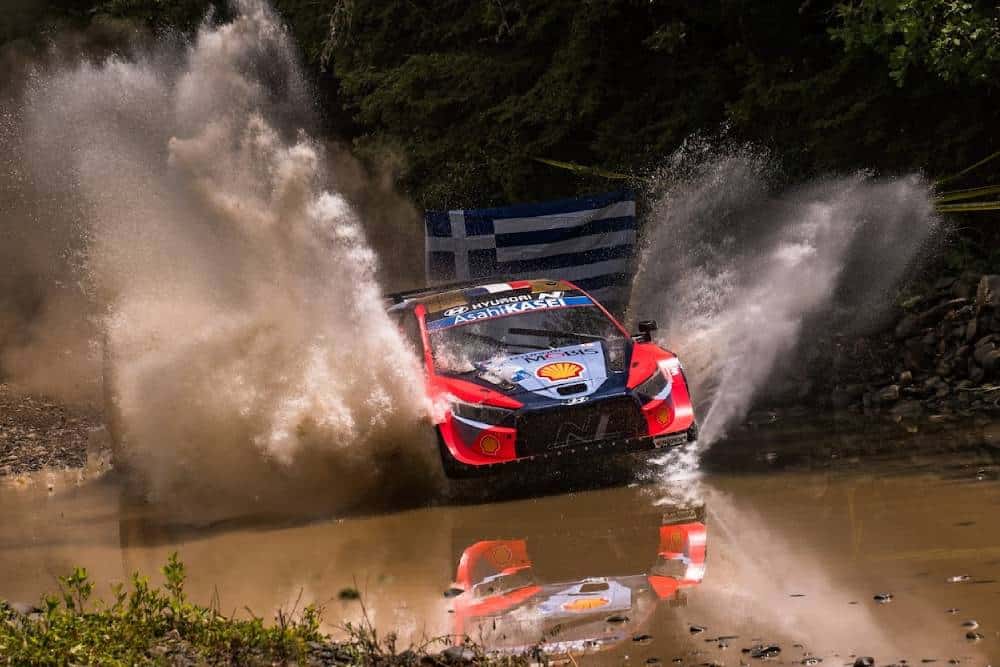 Παράσταση για έναν ρόλο Hyundai και Ακρόπολις!