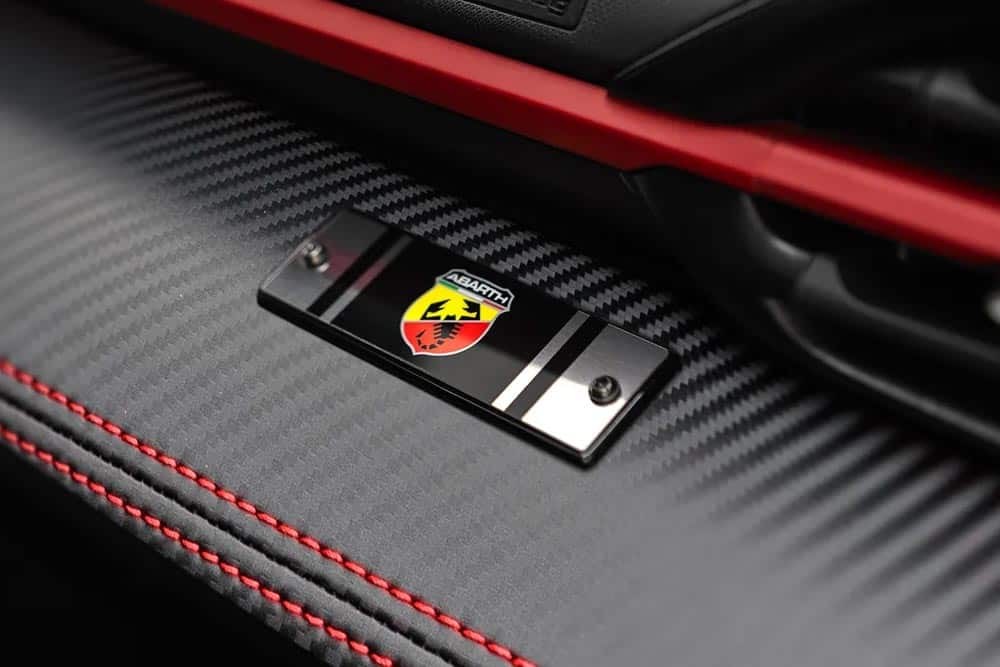 https://cdn.autogreeknews.gr/wp-content/uploads/2025/06/Abarth-Pulse-2025-8.jpg