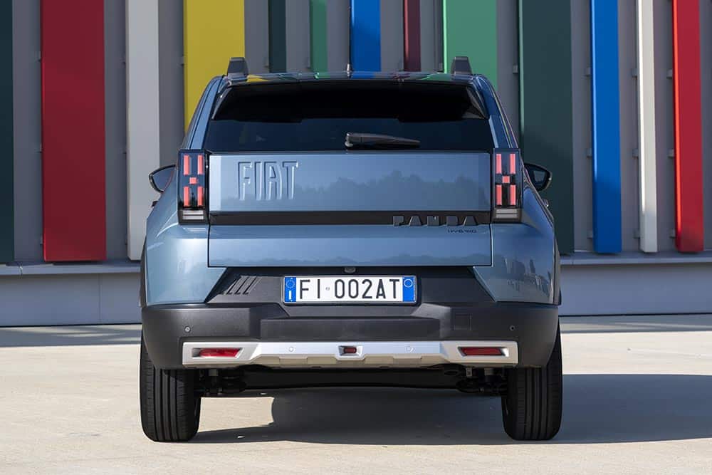 https://cdn.autogreeknews.gr/wp-content/uploads/2025/06/Fiat-Grande-Panda-12.jpg