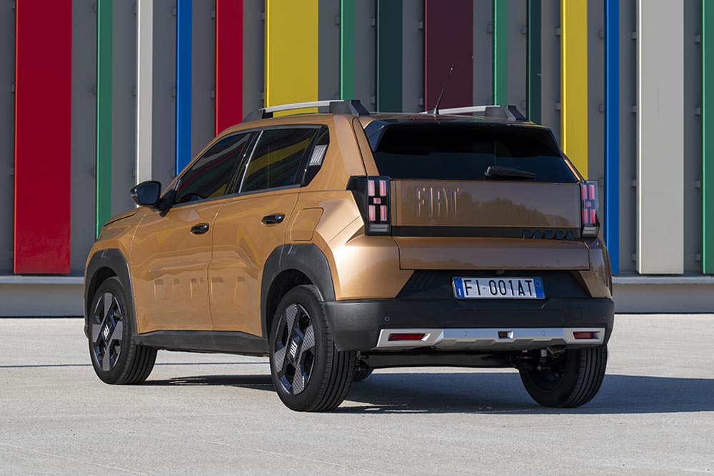 https://cdn.autogreeknews.gr/wp-content/uploads/2025/06/Fiat-Grande-Panda-14.jpg