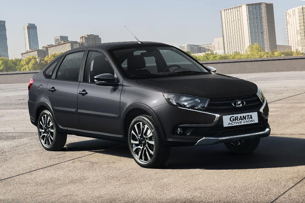 https://cdn.autogreeknews.gr/wp-content/uploads/2025/06/LADA-Granta-Active-Cross-1.jpg