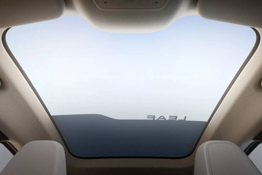 https://cdn.autogreeknews.gr/wp-content/uploads/2025/06/Nissan-Leaf-Details-7-2048x1152-1.jpg