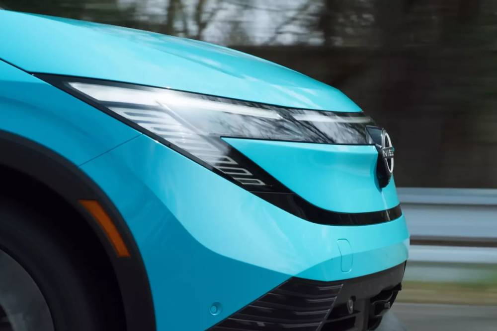 https://cdn.autogreeknews.gr/wp-content/uploads/2025/06/Nissan-Leaf-Final-Teaser-5-2048x1153-1.jpg