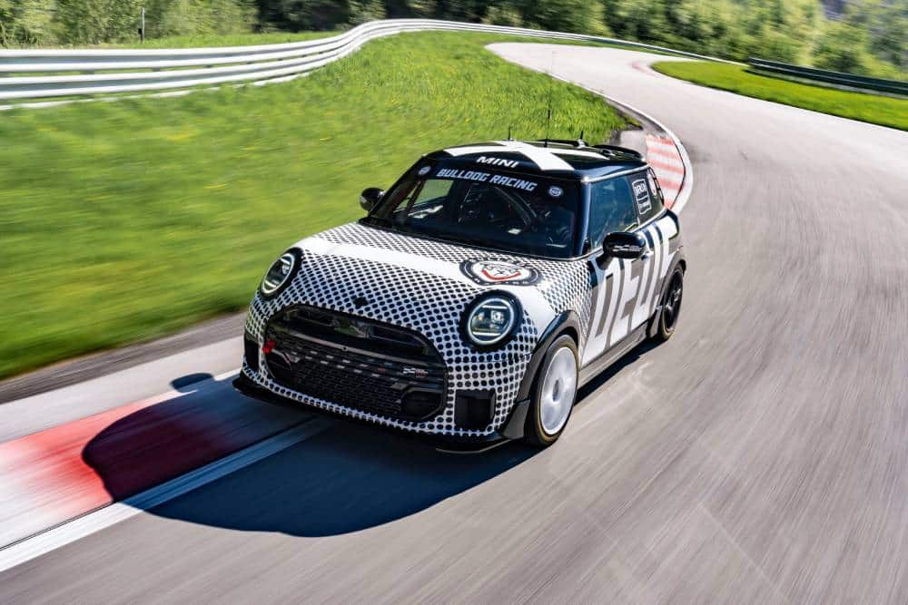 Το «μπουλντόγκ» MINI για τις 24ωρες Nurburgring