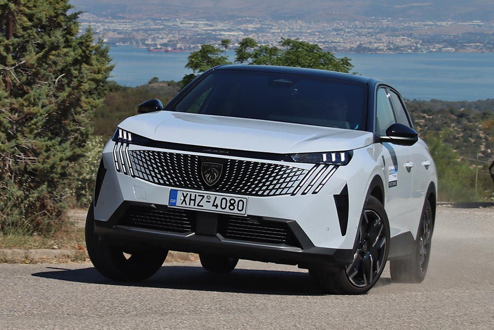 https://cdn.autogreeknews.gr/wp-content/uploads/2025/06/Peugeot-3008-1.2-Hybrid-GT-10.jpg