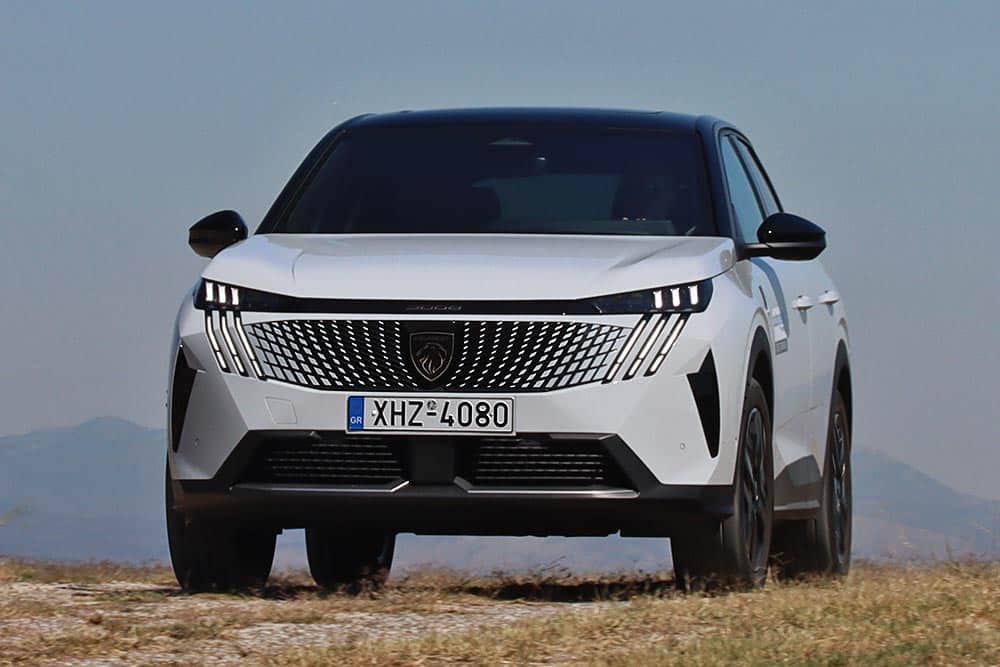https://cdn.autogreeknews.gr/wp-content/uploads/2025/06/Peugeot-3008-1.2-Hybrid-GT-14.jpg