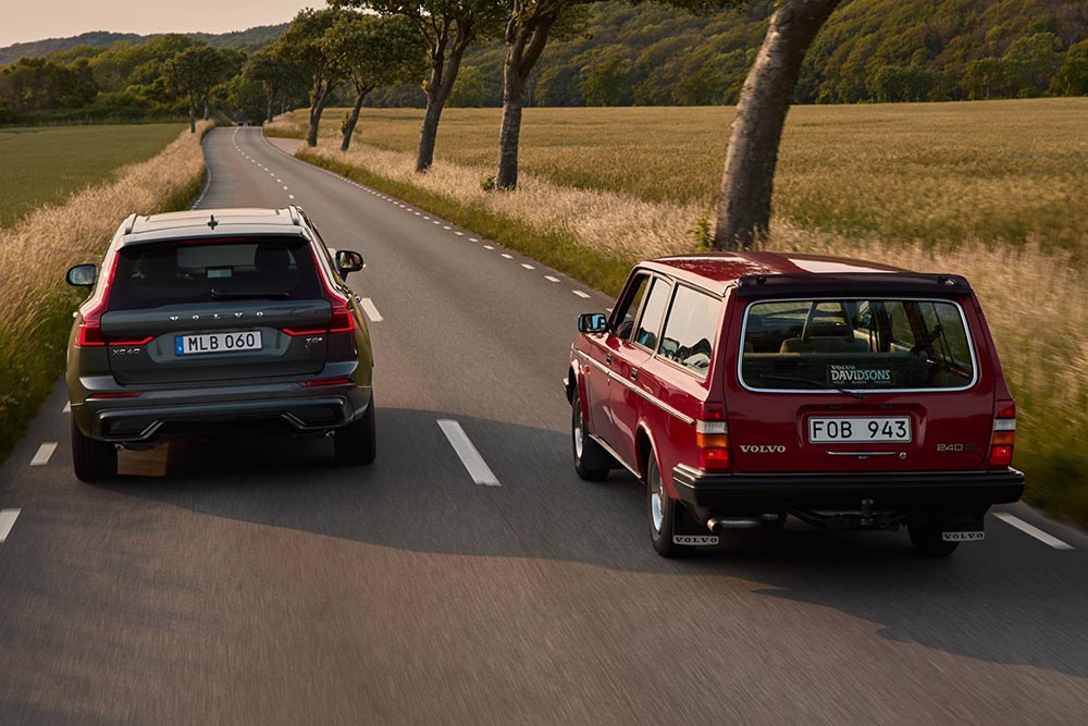 https://cdn.autogreeknews.gr/wp-content/uploads/2025/06/Volvo_XC60_overtakes_the_240-2.jpg