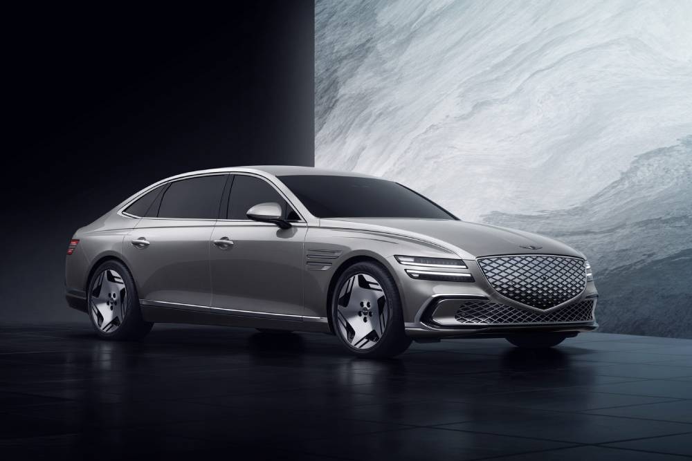 https://cdn.autogreeknews.gr/wp-content/uploads/2025/06/genesis-launches-2025-electrified-g80-with-354-mil-2.jpg