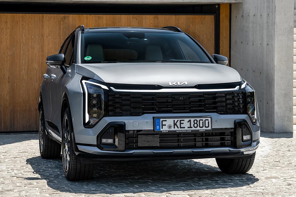 https://cdn.autogreeknews.gr/wp-content/uploads/2025/06/kia-sportage-my26-2.jpg