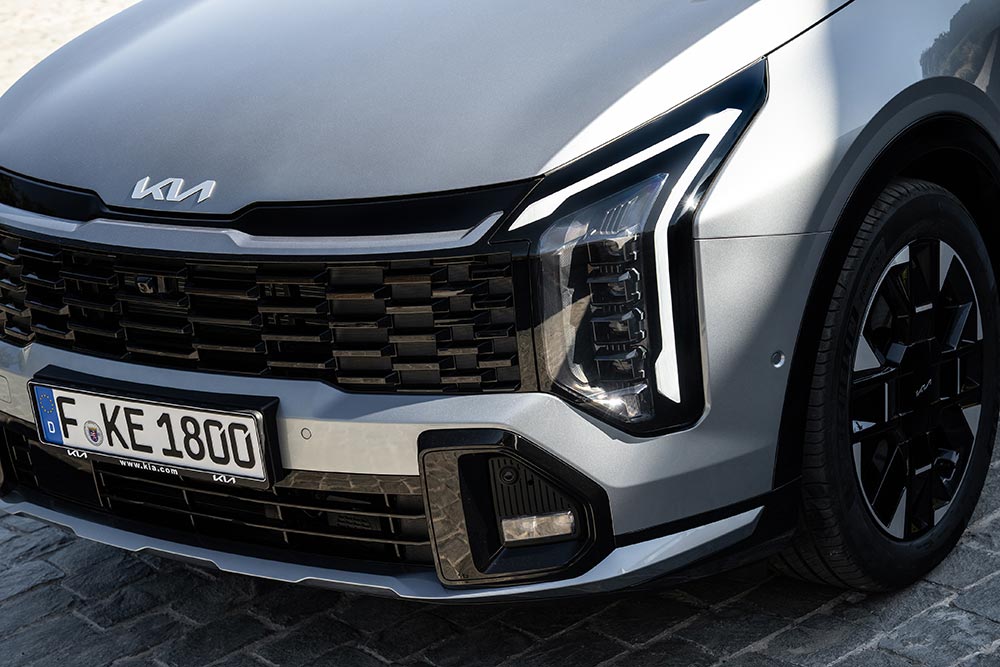 https://cdn.autogreeknews.gr/wp-content/uploads/2025/06/kia-sportage-my26-5.jpg