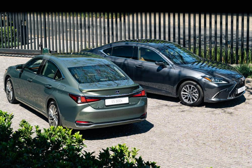 https://cdn.autogreeknews.gr/wp-content/uploads/2025/06/lexus_es_456.jpg