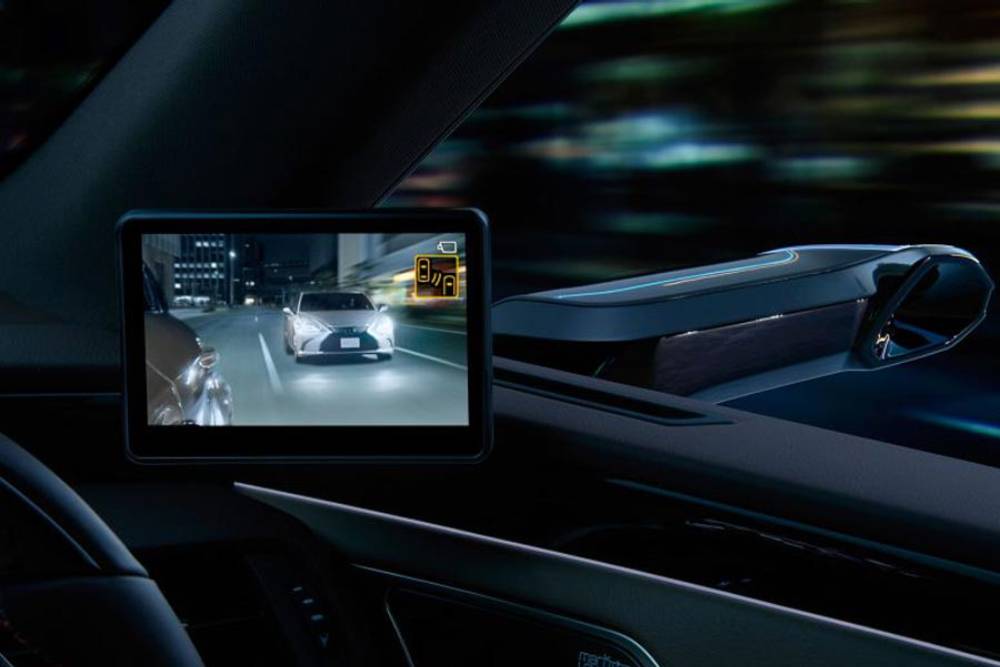 https://cdn.autogreeknews.gr/wp-content/uploads/2025/06/lexusmirror2-1.jpg