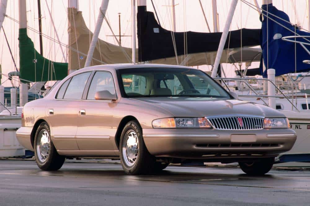 https://cdn.autogreeknews.gr/wp-content/uploads/2025/06/lincoln_continental_326.jpg