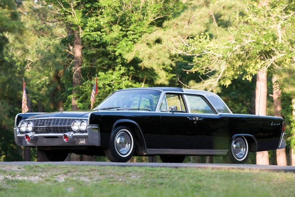 https://cdn.autogreeknews.gr/wp-content/uploads/2025/06/lincoln_continental_bubbletop_kennedy_limousine_8.jpg
