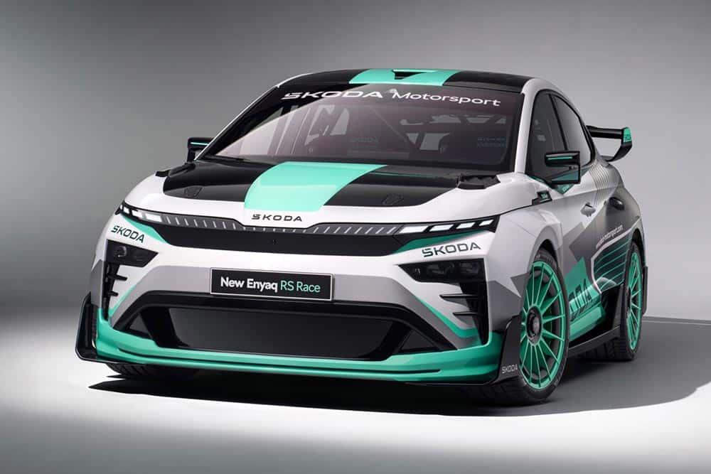 https://cdn.autogreeknews.gr/wp-content/uploads/2025/06/new_skoda_enyaq_rs_race-10.jpg