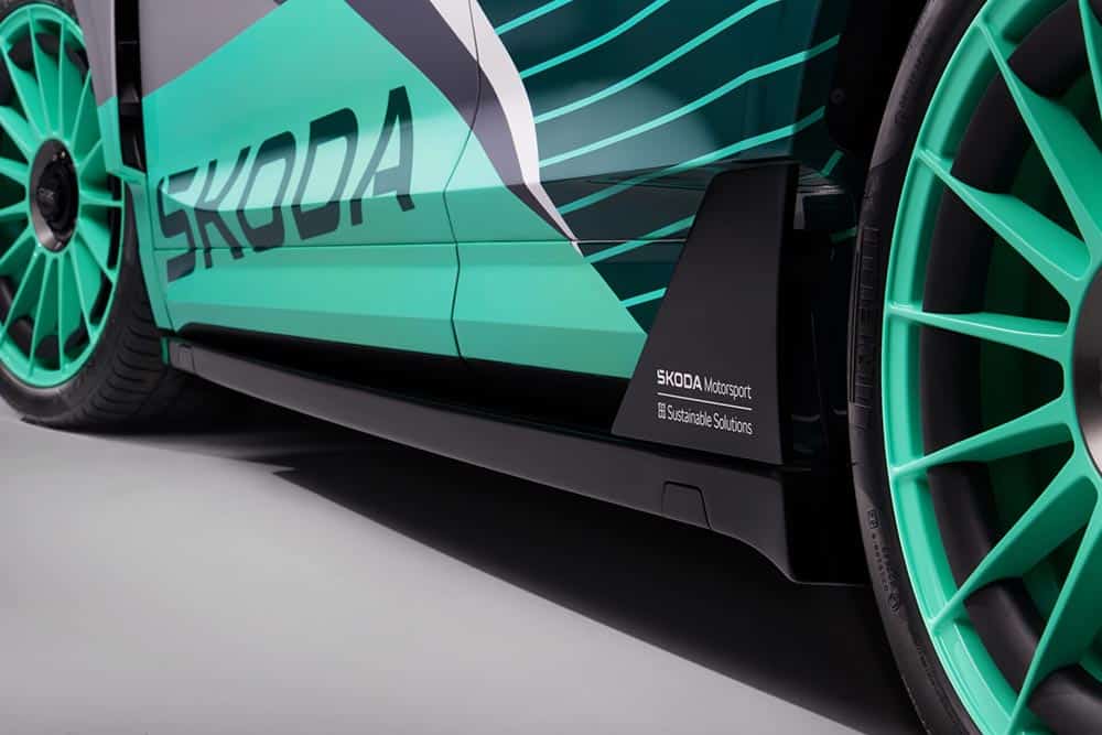 https://cdn.autogreeknews.gr/wp-content/uploads/2025/06/new_skoda_enyaq_rs_race-3.jpg