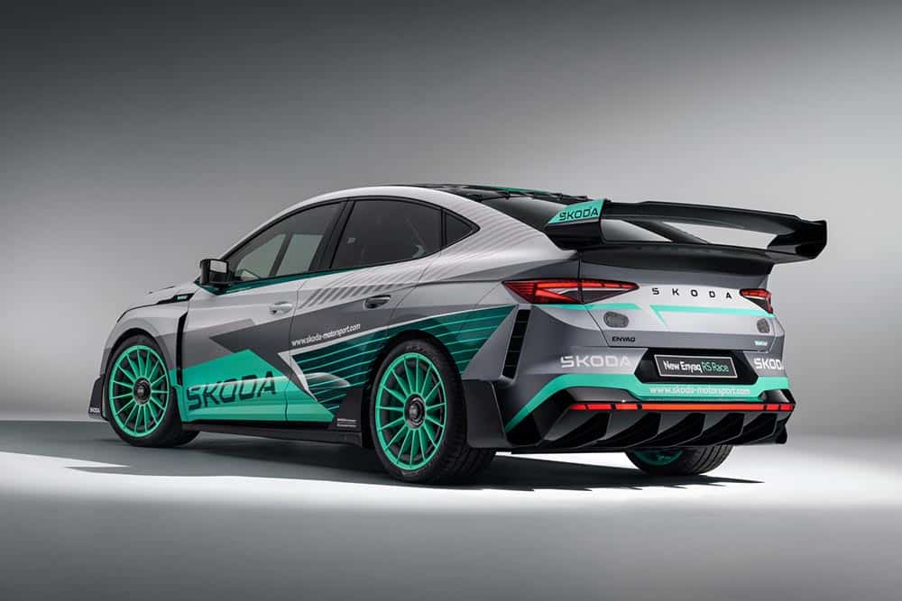 https://cdn.autogreeknews.gr/wp-content/uploads/2025/06/new_skoda_enyaq_rs_race-7.jpg