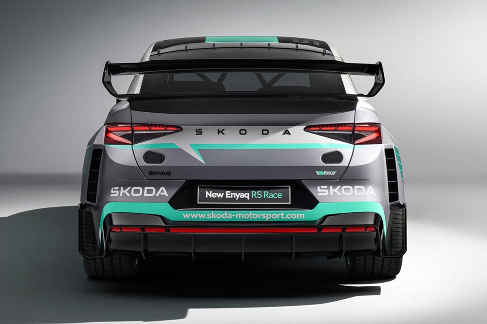https://cdn.autogreeknews.gr/wp-content/uploads/2025/06/new_skoda_enyaq_rs_race-8.jpg