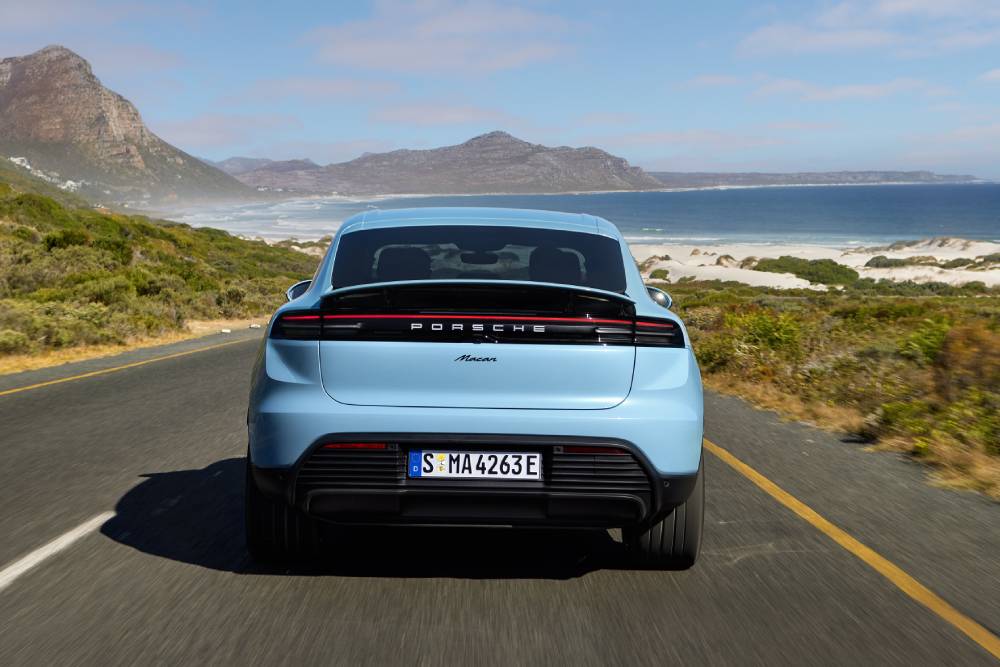 https://cdn.autogreeknews.gr/wp-content/uploads/2025/06/porsche_macan_8620.jpg