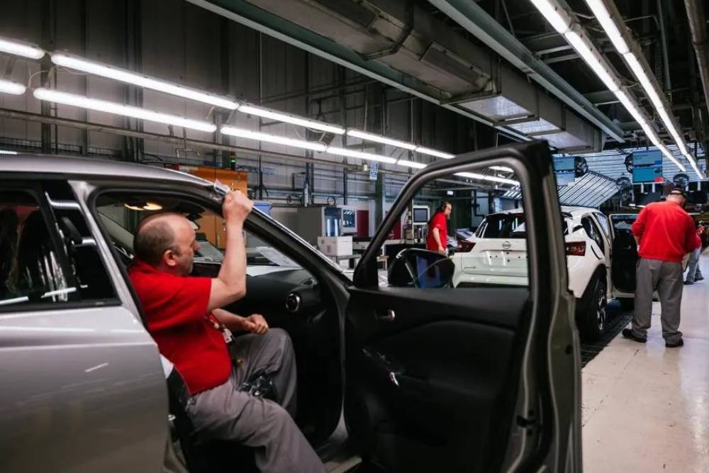 https://cdn.autogreeknews.gr/wp-content/uploads/2025/06/uk-production-04.jpg