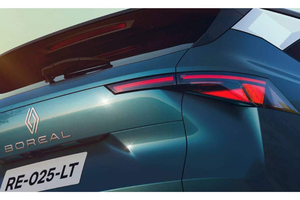 https://cdn.autogreeknews.gr/wp-content/uploads/2025/07/2026-Renault-Boreal-710-16-2048x1152-1.jpg