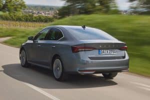 58_skoda_octavia-2024-rear