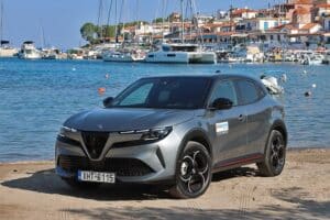 Alfa Romeo Junior Ibrida Aigina (5)