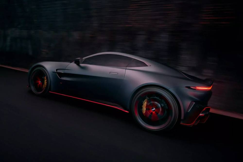 https://cdn.autogreeknews.gr/wp-content/uploads/2025/07/Aston-Martin-Vantage-S-GFOS-2-2048x1366-1.jpg