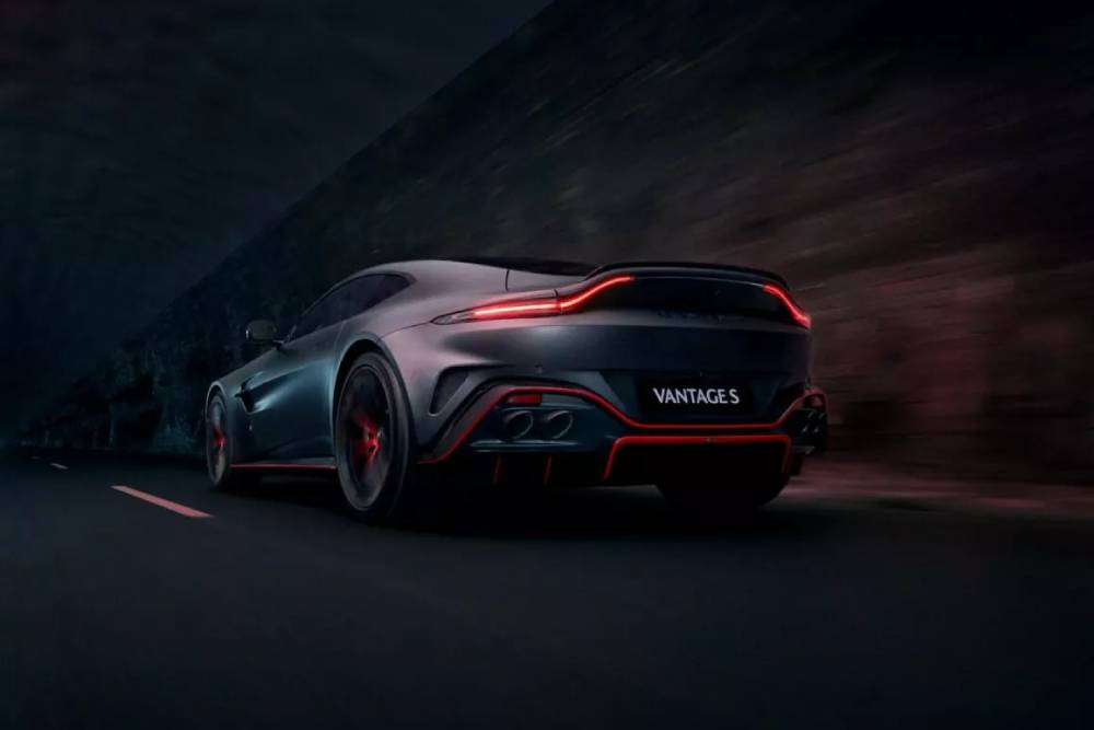 https://cdn.autogreeknews.gr/wp-content/uploads/2025/07/Aston-Martin-Vantage-S-GFOS-3-2048x1366-1.jpg