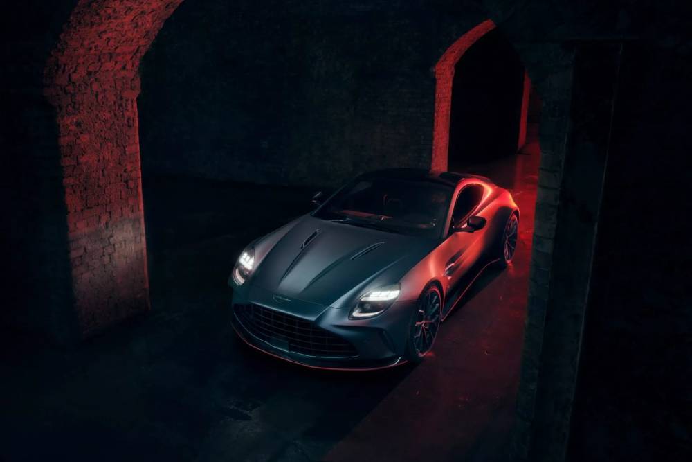 https://cdn.autogreeknews.gr/wp-content/uploads/2025/07/Aston-Martin-Vantage-S-GFOS-7-2048x1536-1.jpg